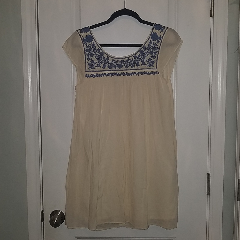 American Eagle Cream dress with blue embroidery